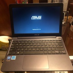 ASUS E203M Notebook pc